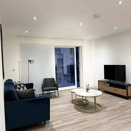 The Modern Haven Spacious 2-Bed 2-Bath Getaway